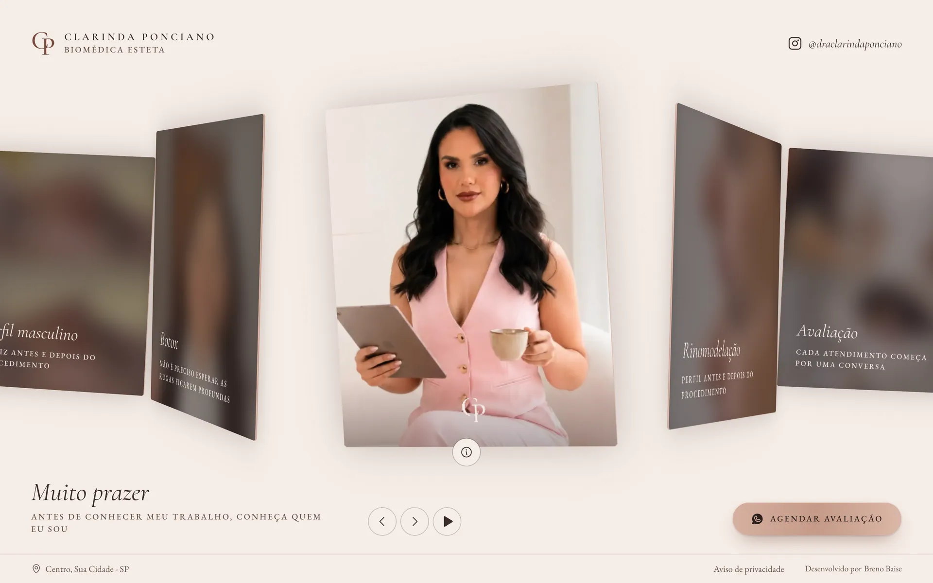 Clarinda Ponciano’s site: a 3D carousel of cards, with her portrait on the front card and the button to book an evaluation.